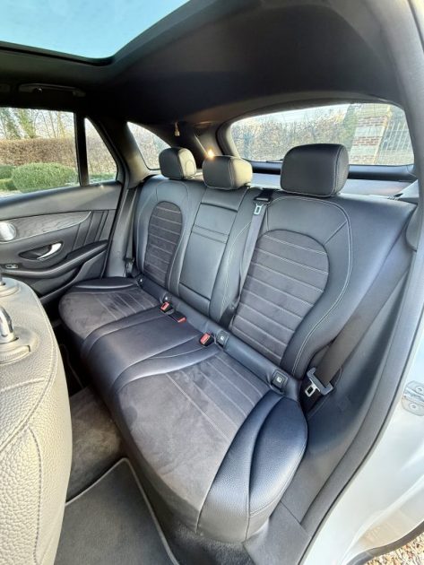 MERCEDES GLC 300D AMG LINE 4MATIC BVA 9G-TRONIC 2.0 245ch / SIÈGES ÉLECTRIQUES / TOIT OUVRANT PANO