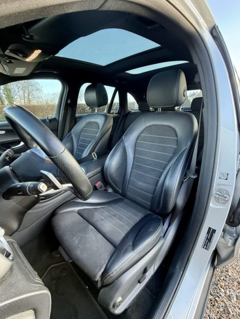 MERCEDES GLC 300D AMG LINE 4MATIC BVA 9G-TRONIC 2.0 245ch / SIÈGES ÉLECTRIQUES / TOIT OUVRANT PANO