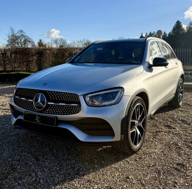 MERCEDES GLC 300D AMG LINE 4MATIC BVA 9G-TRONIC 2.0 245ch / SIÈGES ÉLECTRIQUES / TOIT OUVRANT PANO