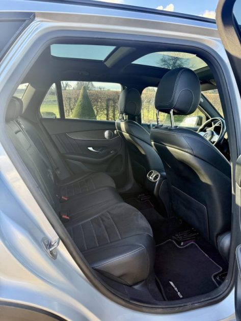 MERCEDES GLC 300D AMG LINE 4MATIC BVA 9G-TRONIC 2.0 245ch / SIÈGES ÉLECTRIQUES / TOIT OUVRANT PANO