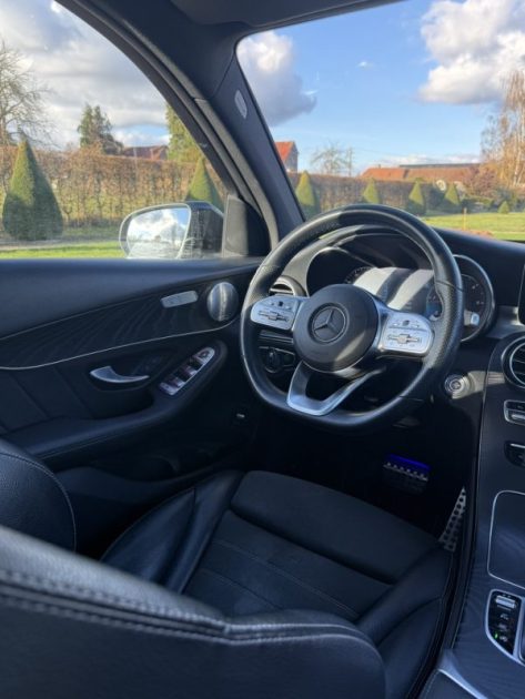 MERCEDES GLC 300D AMG LINE 4MATIC BVA 9G-TRONIC 2.0 245ch / SIÈGES ÉLECTRIQUES / TOIT OUVRANT PANO