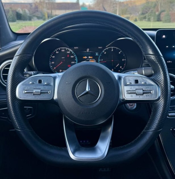 MERCEDES GLC 300D AMG LINE 4MATIC BVA 9G-TRONIC 2.0 245ch / SIÈGES ÉLECTRIQUES / TOIT OUVRANT PANO