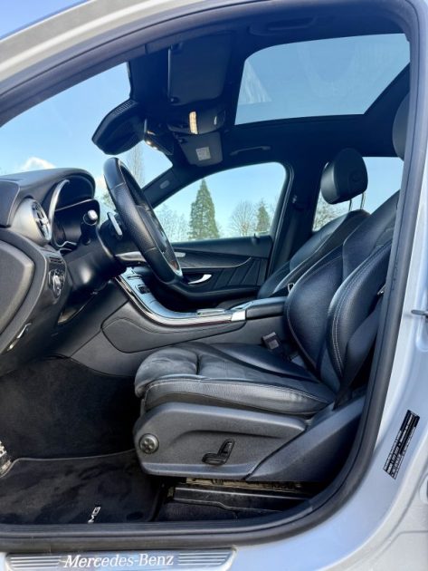 MERCEDES GLC 300D AMG LINE 4MATIC BVA 9G-TRONIC 2.0 245ch / SIÈGES ÉLECTRIQUES / TOIT OUVRANT PANO
