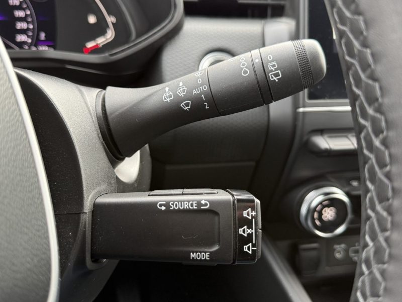 RENAULT CLIO V 1.0 TCE 90cv Intens Carplay / Caméra de recul / Jantes 17 Pouces