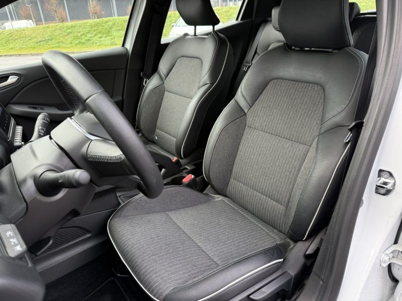 RENAULT CLIO V 1.0 TCE 90cv Intens Carplay / Caméra de recul / Jantes 17 Pouces