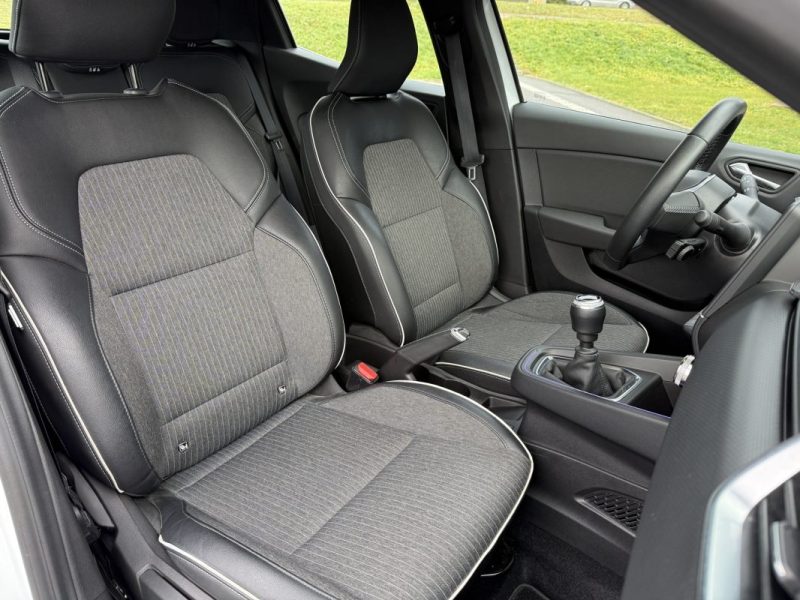 RENAULT CLIO V 1.0 TCE 90cv Intens Carplay / Caméra de recul / Jantes 17 Pouces