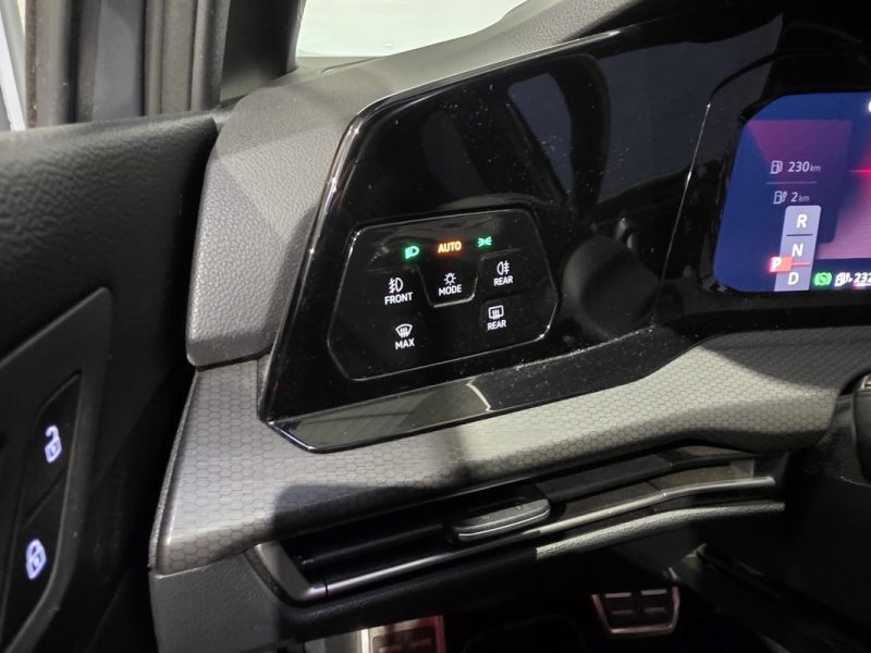 VOLKSWAGEN GOLF 8 1.4 eHybrid 245ch GTE DSG6 / SUIVI VW / TOIT OUVRANT