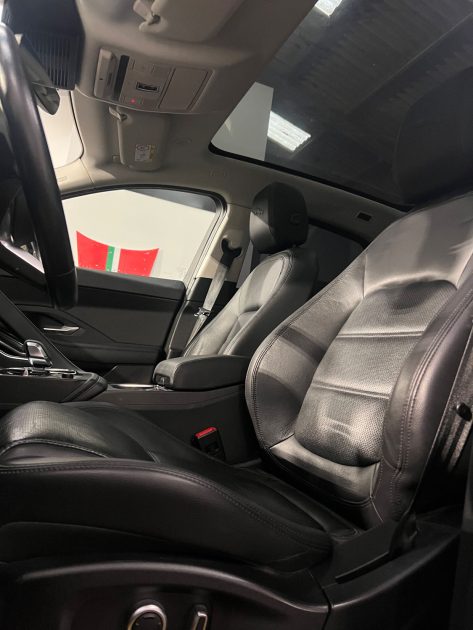 MAGNIFIQUE JAGUAR R-DYNAMIC P200 FLEXFUEL (TOIT PANORAMIQUE, CAMÉRA DE RECUL, SIÈGES ÉLECTRIQUES) 