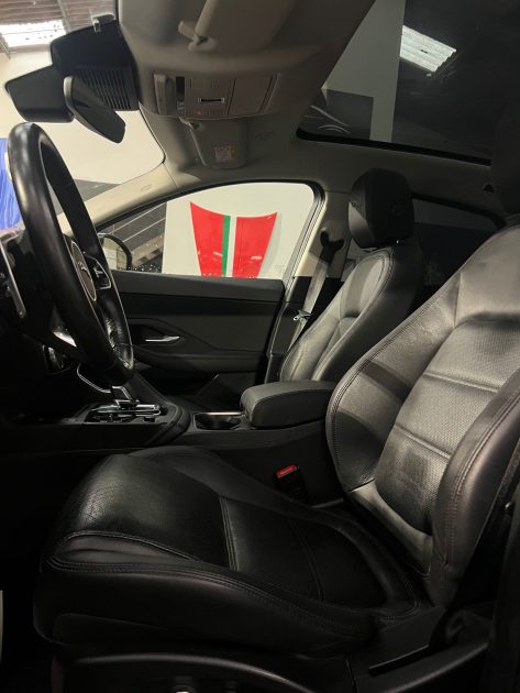 MAGNIFIQUE JAGUAR R-DYNAMIC P200 FLEXFUEL (TOIT PANORAMIQUE, CAMÉRA DE RECUL, SIÈGES ÉLECTRIQUES) 