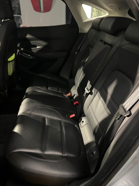 MAGNIFIQUE JAGUAR R-DYNAMIC P200 FLEXFUEL (TOIT PANORAMIQUE, CAMÉRA DE RECUL, SIÈGES ÉLECTRIQUES) 