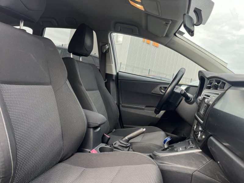 TOYOTA AURIS TOURING SPORTS 1.8 HYBRID 136h DYNAMIC