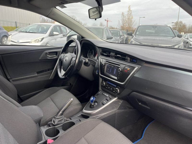 TOYOTA AURIS TOURING SPORTS 1.8 HYBRID 136h DYNAMIC