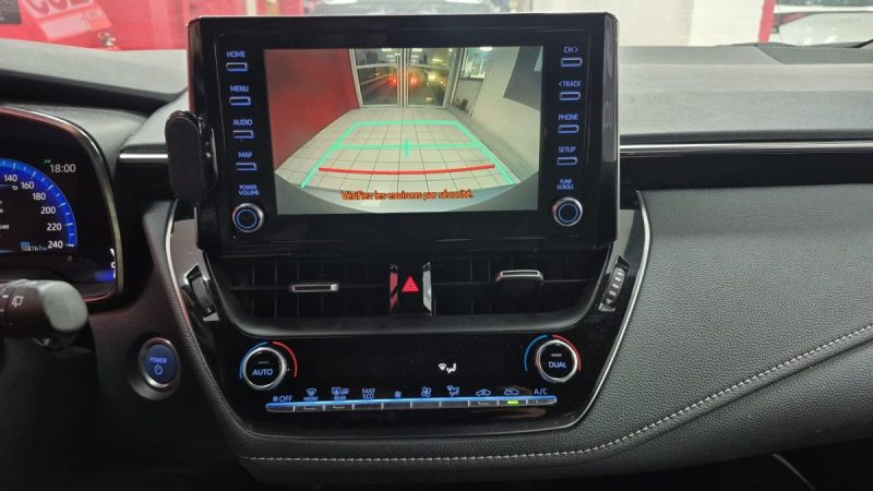 TOYOTA COROLLA BERLINE HYBRIDE 122cv DYNAMIC BUSINESS /1 ERE MAIN/TVA RECUPERABLE