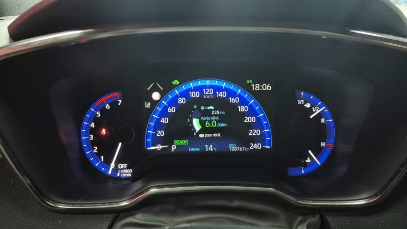 TOYOTA COROLLA BERLINE HYBRIDE 122cv DYNAMIC BUSINESS /1 ERE MAIN/TVA RECUPERABLE