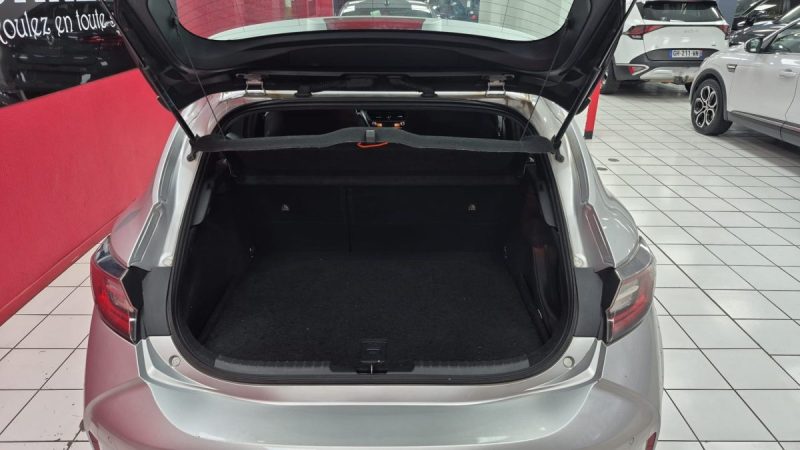 TOYOTA COROLLA BERLINE HYBRIDE 122cv DYNAMIC BUSINESS /1 ERE MAIN/TVA RECUPERABLE