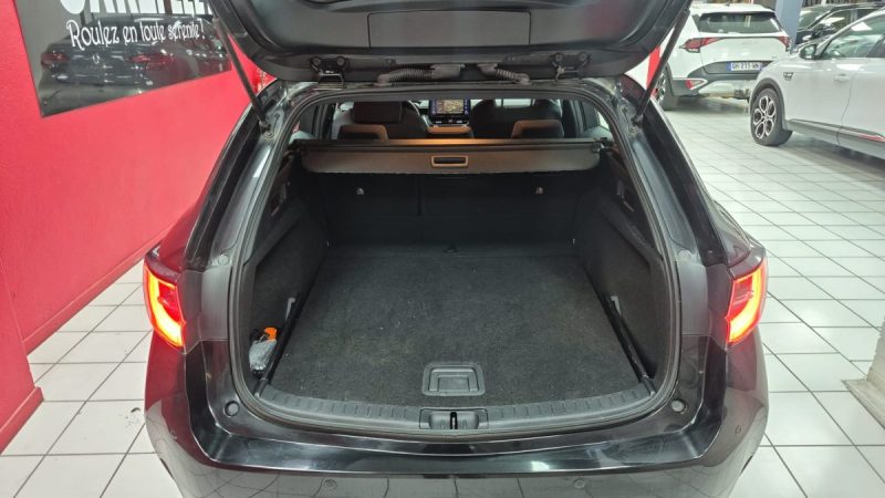 TOYOTA COROLLA TOURING SPORTS 122cv DYNAMIC BUSINESS/1 ERR MAIN/TVA RECUPERABLE