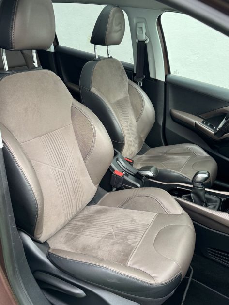 PEUGEOT 2008 CROSSWAY 1.6 E-HDI92 FAP ALLURE/TOIT PANORAMIQUE/ATTELAGE/GARANTIE 6 MOIS  