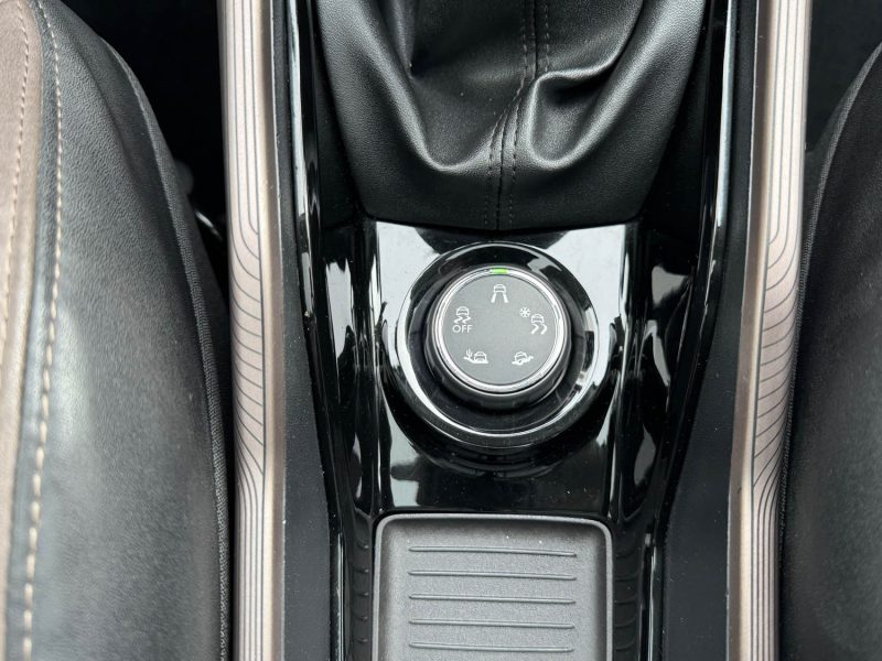 PEUGEOT 2008 CROSSWAY 1.6 E-HDI92 FAP ALLURE/TOIT PANORAMIQUE/ATTELAGE/GARANTIE 6 MOIS  