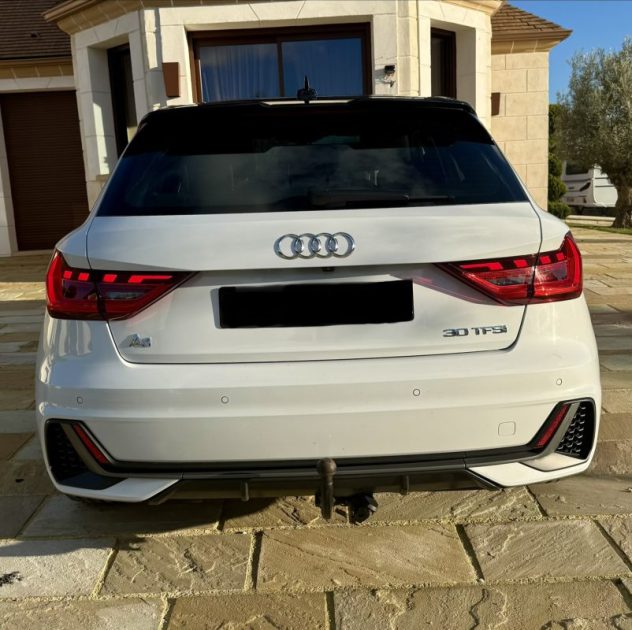AUDI A1 SPORTBACK 30 TFSI 110ch S-TRONIC S LINE / CAMERA DE RECUL / SIÈGES CHAUFFANTS 
