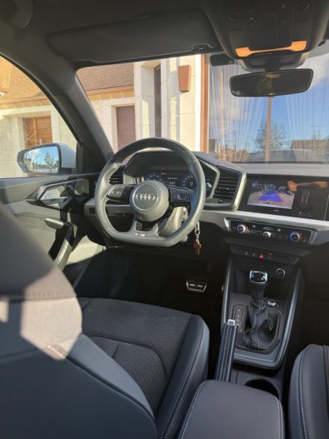 AUDI A1 SPORTBACK 30 TFSI 110ch S-TRONIC S LINE / CAMERA DE RECUL / SIÈGES CHAUFFANTS 