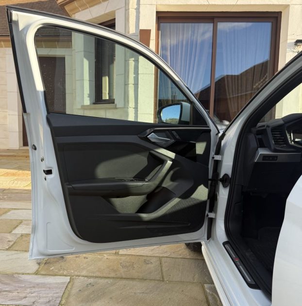 AUDI A1 SPORTBACK 30 TFSI 110ch S-TRONIC S LINE / CAMERA DE RECUL / SIÈGES CHAUFFANTS 