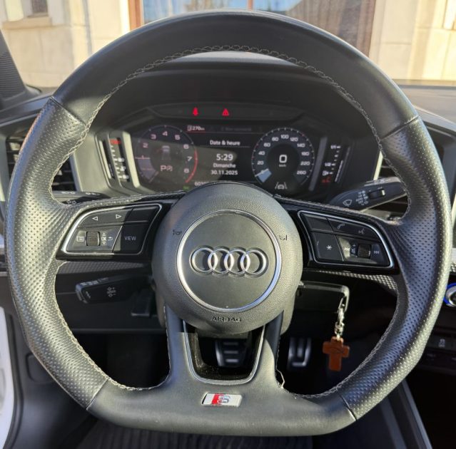 AUDI A1 SPORTBACK 30 TFSI 110ch S-TRONIC S LINE / CAMERA DE RECUL / SIÈGES CHAUFFANTS 