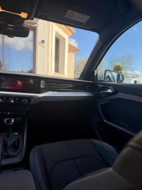 AUDI A1 SPORTBACK 30 TFSI 110ch S-TRONIC S LINE / CAMERA DE RECUL / SIÈGES CHAUFFANTS 