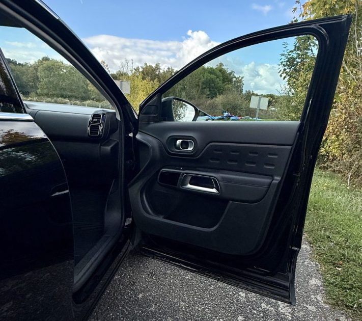 CITROËN C5 AIRCROSS 1.5 BLUE HDI 130ch C-SERIES S&S / SIÈGES CHAUFFANTS / ENTRETIEN COMPLET A JOUR