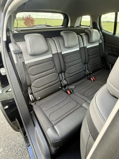 CITROËN C5 AIRCROSS 1.5 BLUE HDI 130ch C-SERIES S&S / SIÈGES CHAUFFANTS / ENTRETIEN COMPLET A JOUR