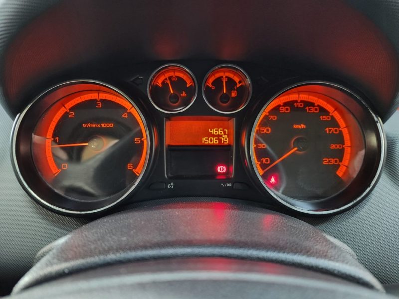 PEUGEOT 308 1.6HDI ATTELAGE*TOIT PANO*