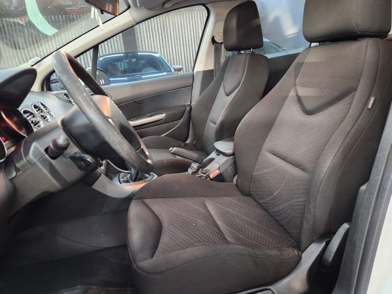 PEUGEOT 308 1.6HDI ATTELAGE*TOIT PANO*