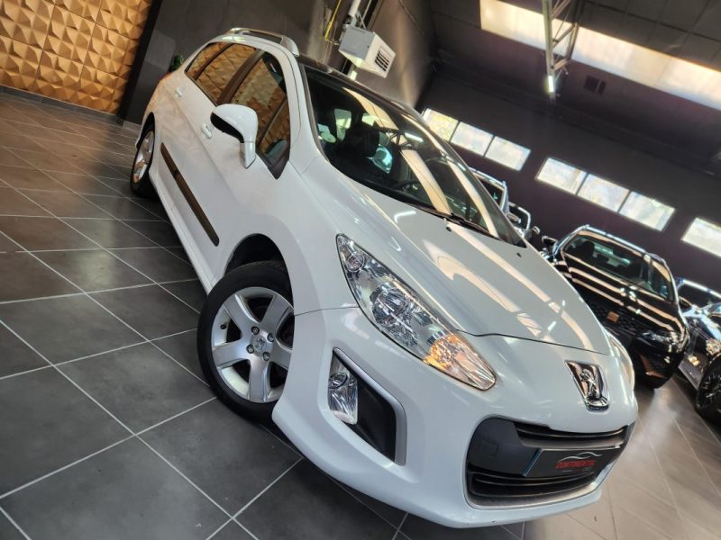 PEUGEOT 308 1.6HDI ATTELAGE*TOIT PANO*