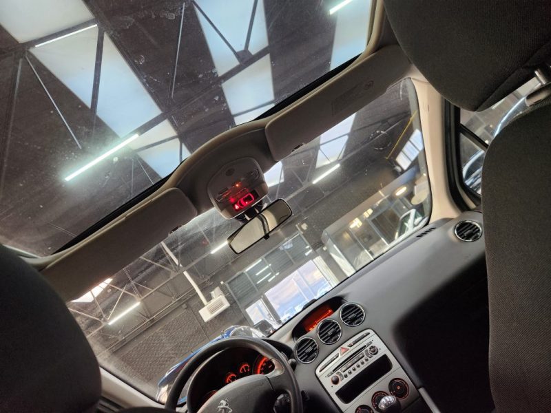 PEUGEOT 308 1.6HDI ATTELAGE*TOIT PANO*
