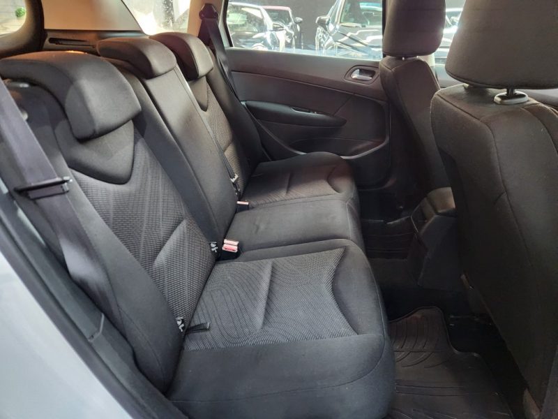 PEUGEOT 308 1.6HDI ATTELAGE*TOIT PANO*