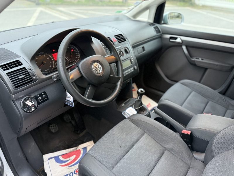 Volkswagen Touran 1.6I FSI 115 COMFORTLINE BVM5 - CHAINE DE DISTRIBUTION NEUF