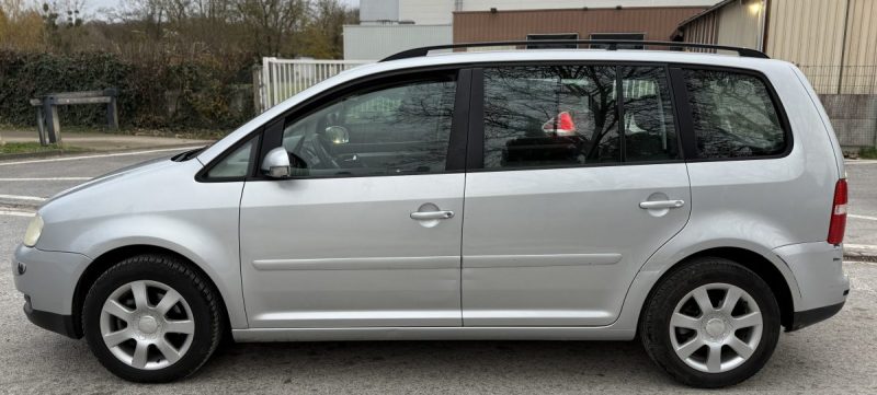 Volkswagen Touran 1.6I FSI 115 COMFORTLINE BVM5 - CHAINE DE DISTRIBUTION NEUF