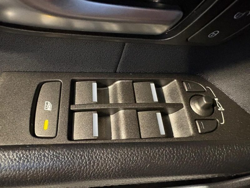 LAND ROVER EVOQUE 2.2 TD4 150 DYNAMIC - 🔊 Bluetooth -✅Reprise possible - ✅Garantie 6 mois