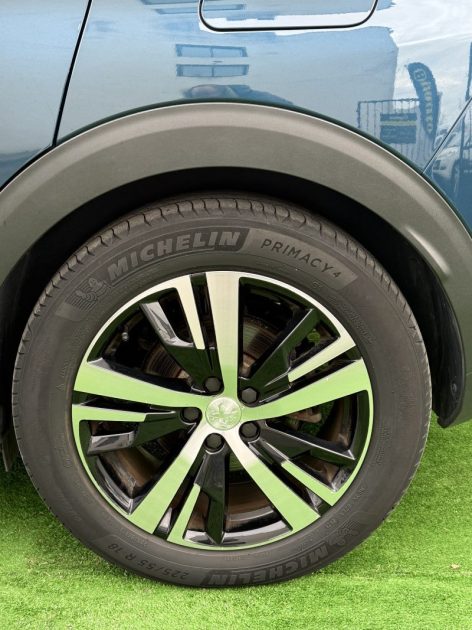 PEUGEOT 3008 II HYBRID RECHARGEABLE 1.6 EAT8 225 CV GT PACK / TOIT OUVRANT / SIEGES CHAUFFANTS