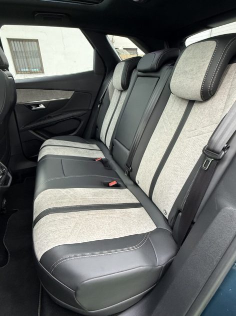 PEUGEOT 3008 II HYBRID RECHARGEABLE 1.6 EAT8 225 CV GT PACK / TOIT OUVRANT / SIEGES CHAUFFANTS