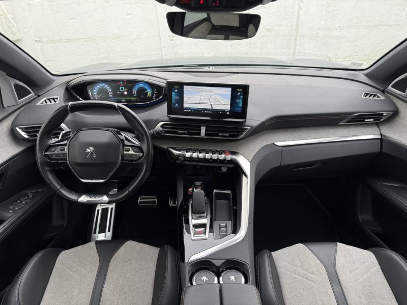 PEUGEOT 3008 II HYBRID RECHARGEABLE 1.6 EAT8 225 CV GT PACK / TOIT OUVRANT / SIEGES CHAUFFANTS