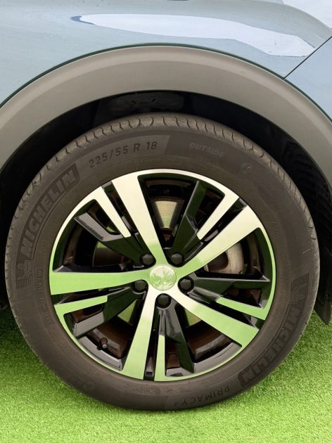 PEUGEOT 3008 II HYBRID RECHARGEABLE 1.6 EAT8 225 CV GT PACK / TOIT OUVRANT / SIEGES CHAUFFANTS