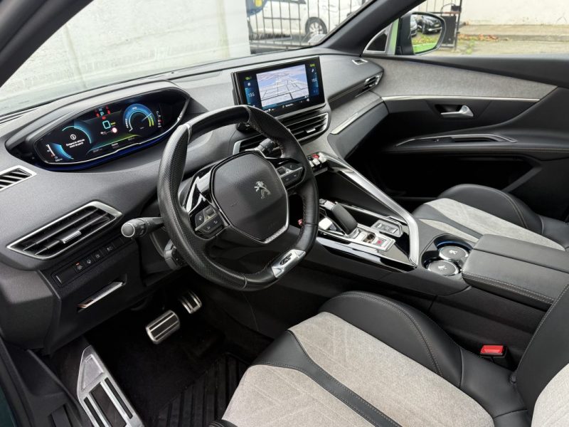 PEUGEOT 3008 II HYBRID RECHARGEABLE 1.6 EAT8 225 CV GT PACK / TOIT OUVRANT / SIEGES CHAUFFANTS