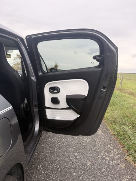 RENAULT TWINGO 3 TCe 90ch Energy La Parisienne / CLIMATISATION AUTO