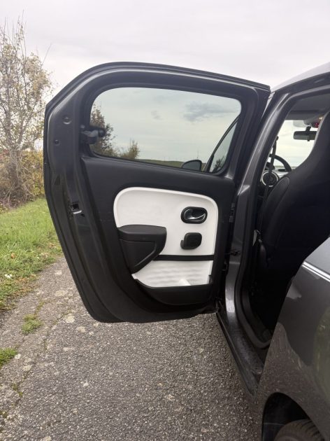 RENAULT TWINGO 3 TCe 90ch Energy La Parisienne / CLIMATISATION AUTO