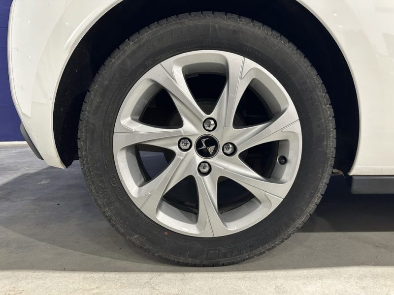 DS DS3 1.2 VTI 82ch So Chic - KIT DISTRIBUTION NEUF