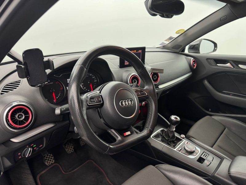 AUDI A3 1.6 TDI 105CH FAP ATTRACTION 2013