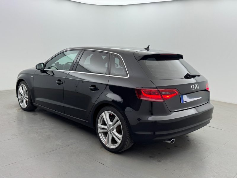 AUDI A3 1.6 TDI 105CH FAP ATTRACTION 2013