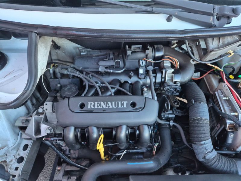 RENAULT TWINGO 1.2I - 8V 2000