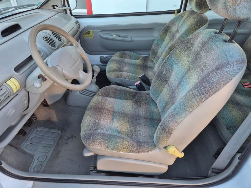 RENAULT TWINGO 1.2I - 8V 2000