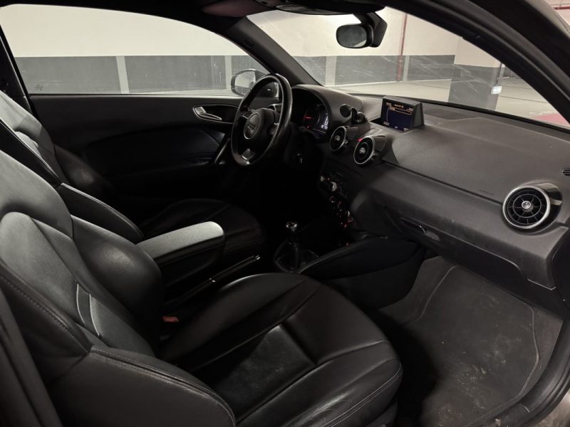 AUDI A1 1.6 TDI 105 ATTRACTION 2010